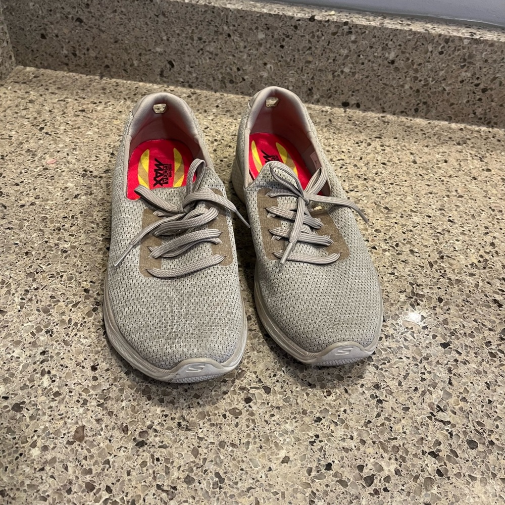 Skechers